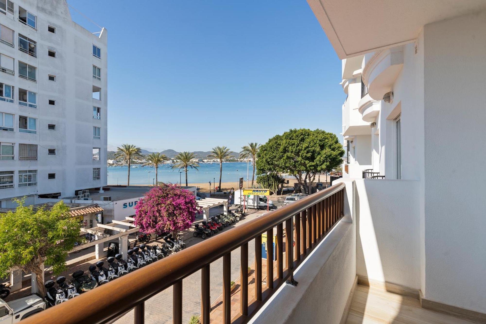 Sunside Ibiza Studios - Only Adults- Formerly Known As Central Park Sant Antoni de Portmany Dış mekan fotoğraf