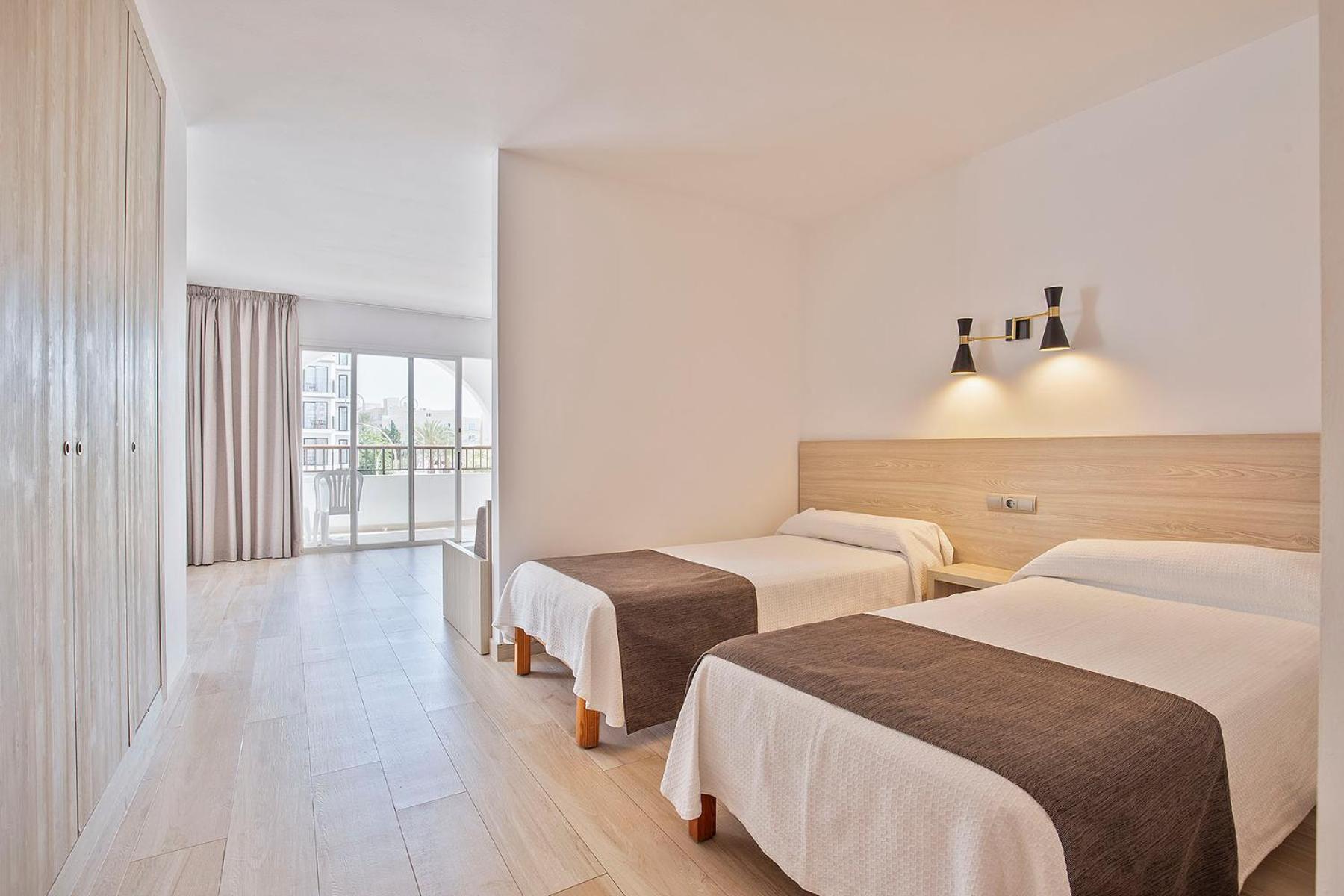 Sunside Ibiza Studios - Only Adults- Formerly Known As Central Park Sant Antoni de Portmany Dış mekan fotoğraf
