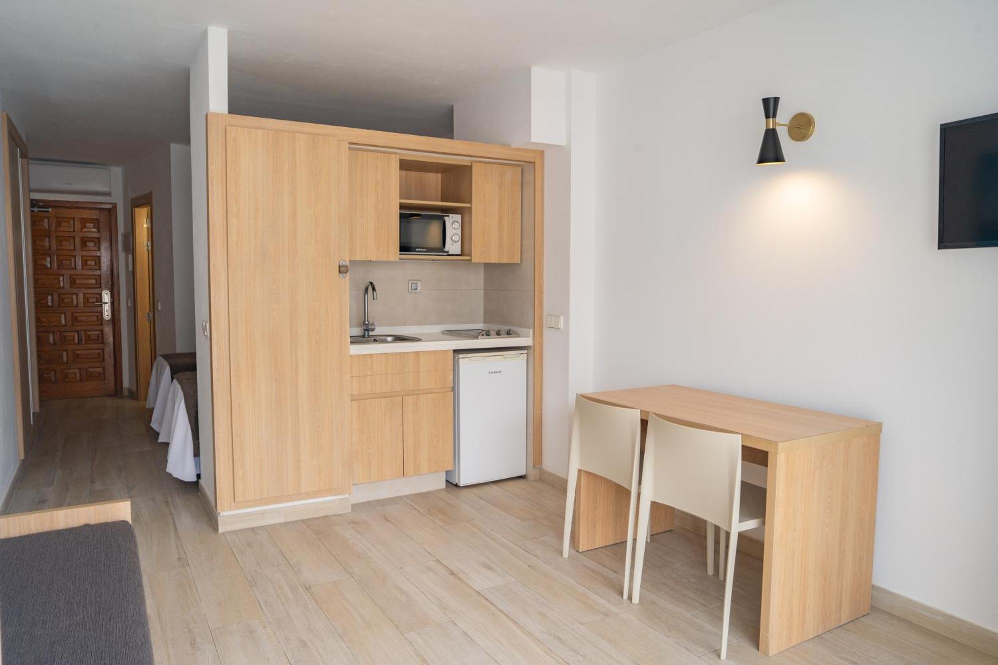 Sunside Ibiza Studios - Only Adults- Formerly Known As Central Park Sant Antoni de Portmany Dış mekan fotoğraf