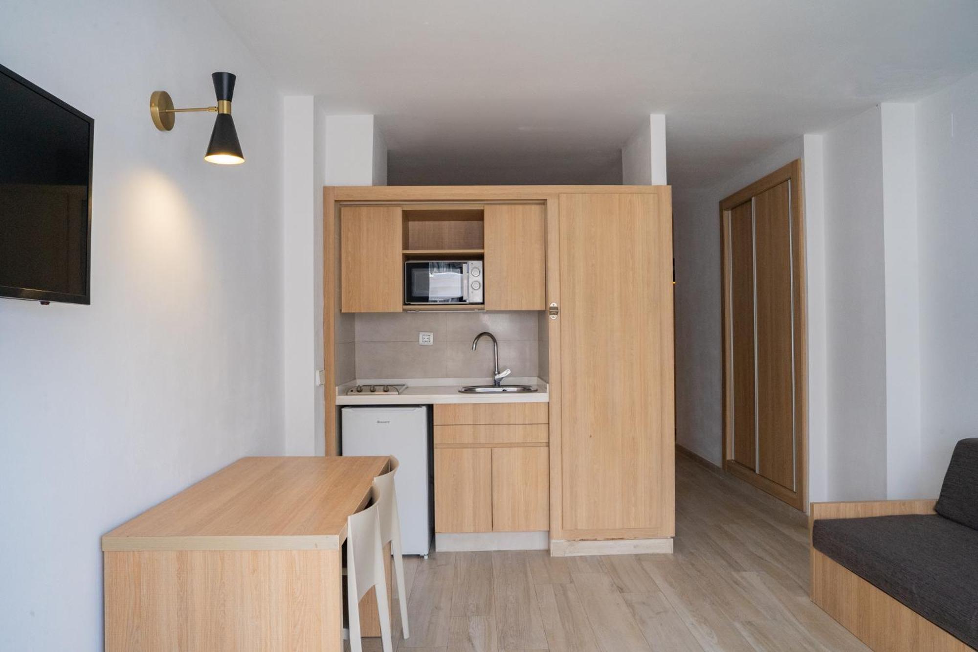 Sunside Ibiza Studios - Only Adults- Formerly Known As Central Park Sant Antoni de Portmany Dış mekan fotoğraf