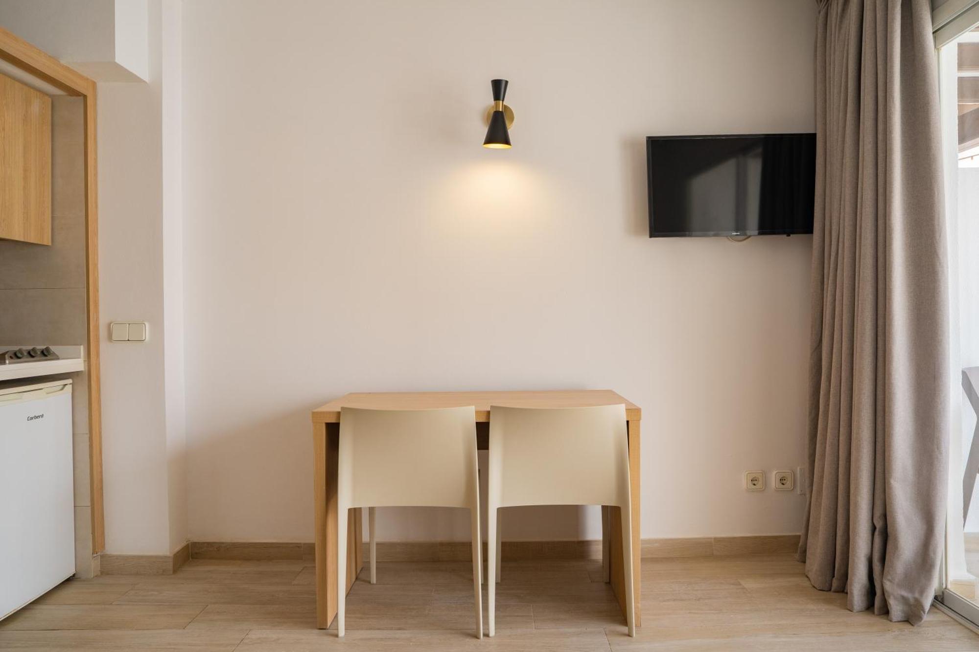Sunside Ibiza Studios - Only Adults- Formerly Known As Central Park Sant Antoni de Portmany Dış mekan fotoğraf